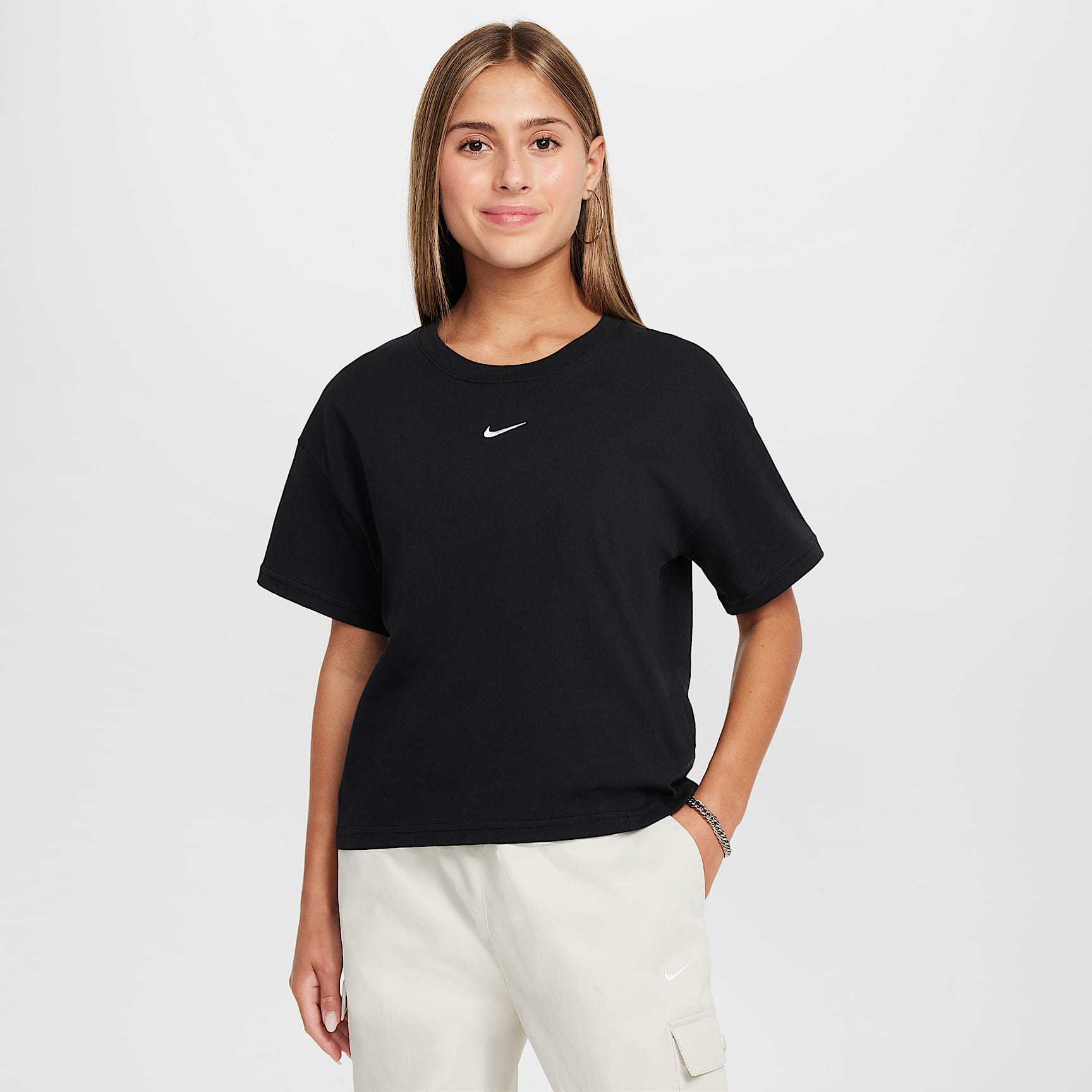 Nike Sportswear Essential Big Kids' (Girls') T-Shirt. Nike.com